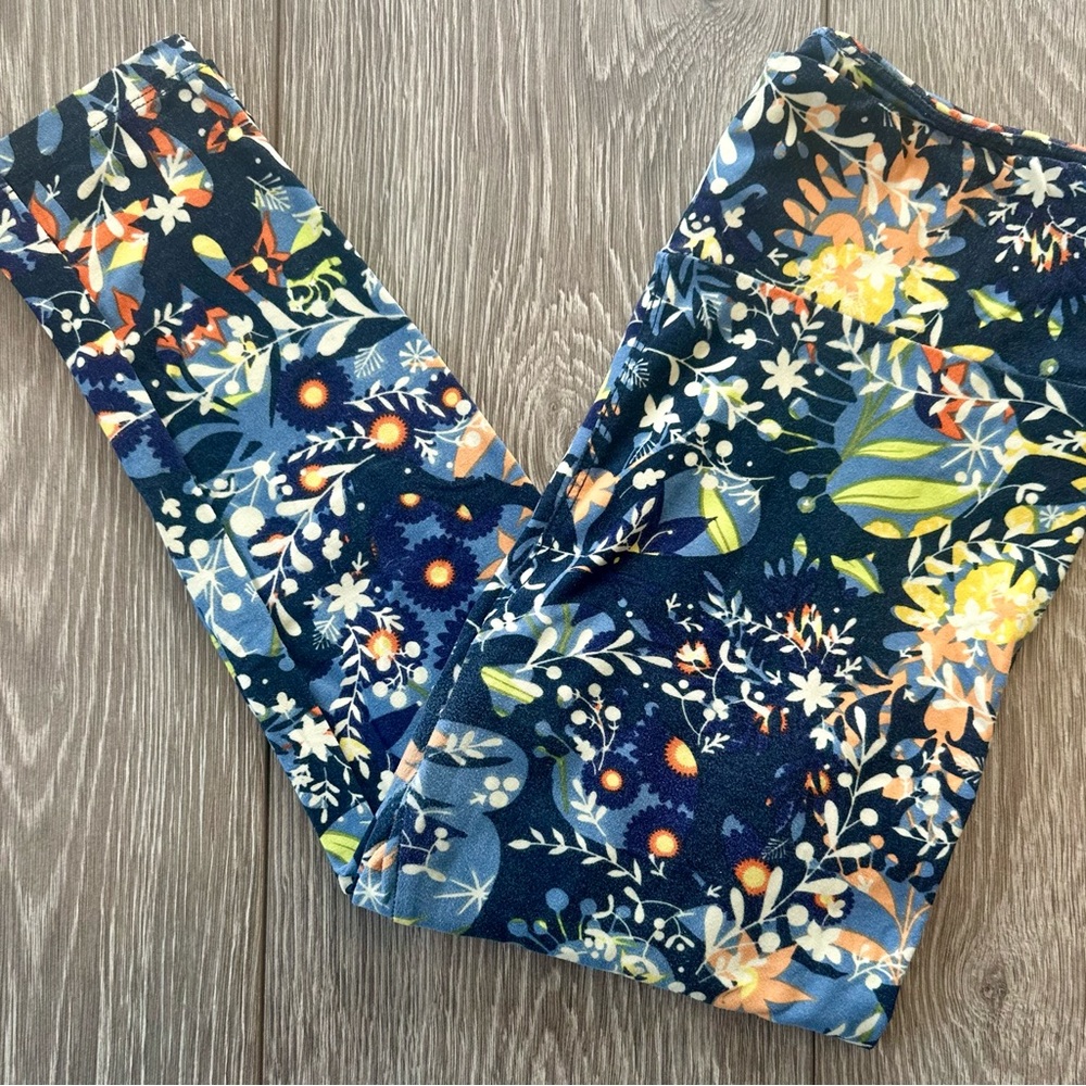 LulaRoe leggings OS - LuLa is known for their butter soft leggings!!